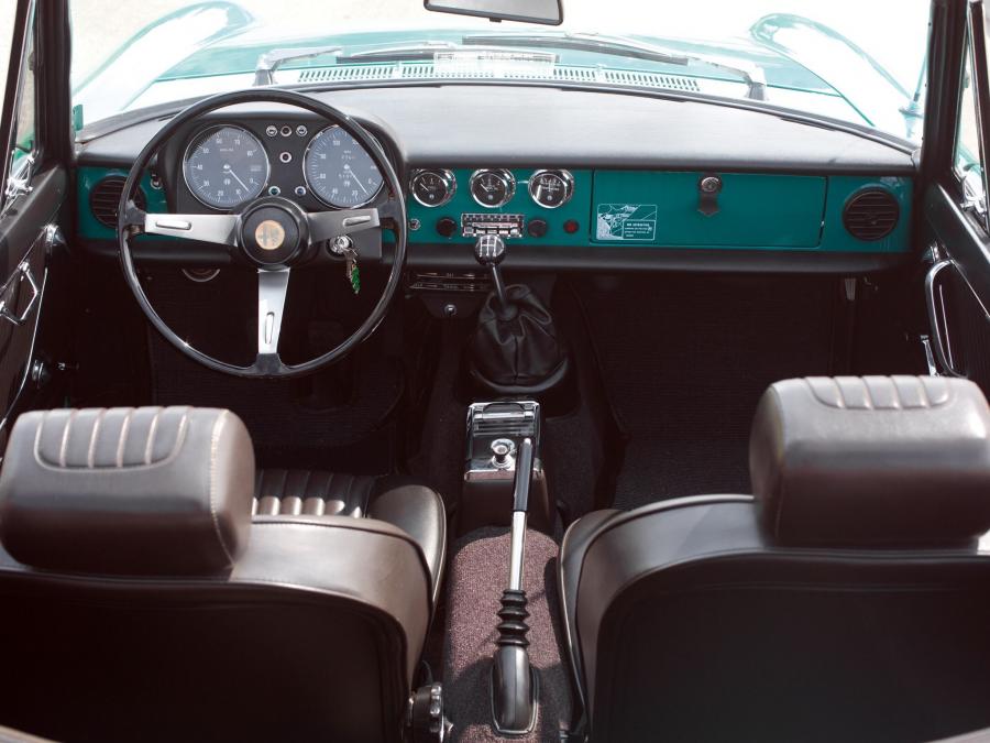 Торпедо Alfa Romeo 1750 Spider Veloce (105) 1968 года  (NA) (фото 3 из 9)